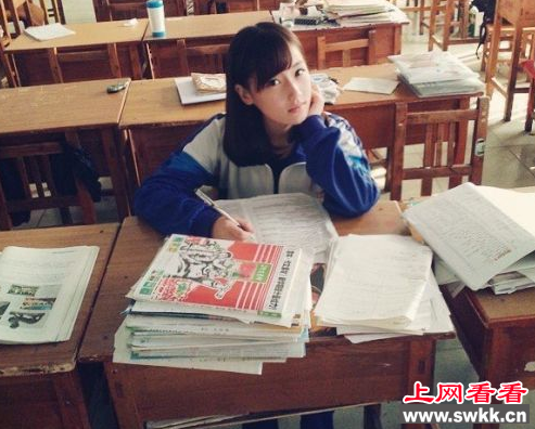 最美校服女生