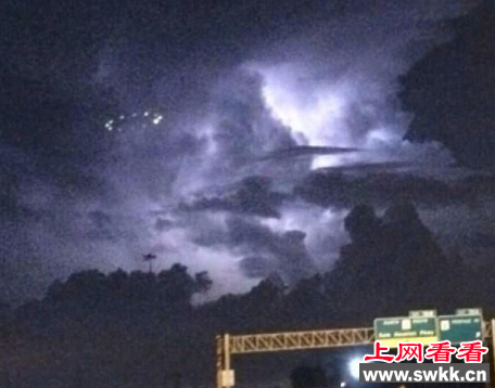 休斯顿上空惊现ufo