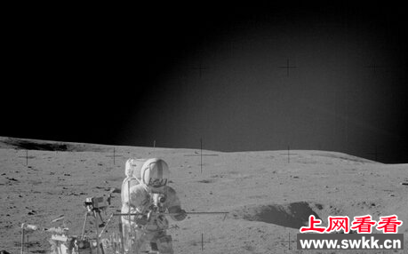 月球外星人基地