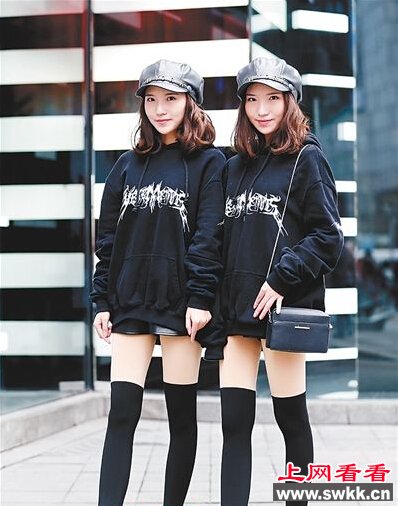 双胞胎姐妹