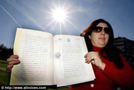 西班牙妇女妄想独占太阳 公证注册欲收取太阳费