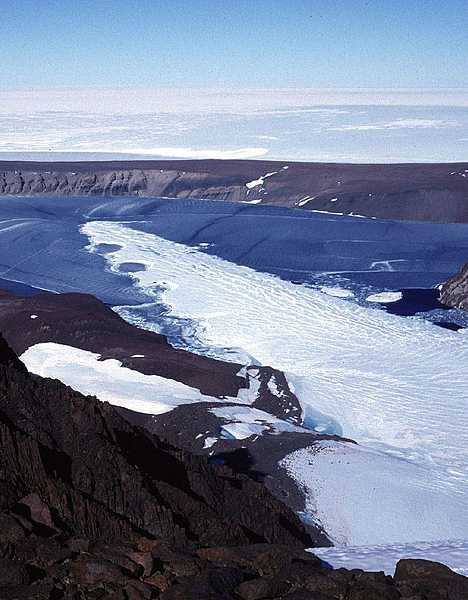 冷冽之美：南极七大神奇湖泊探秘