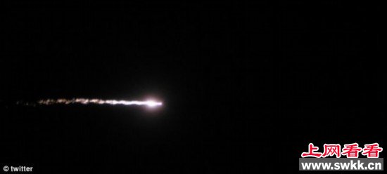 英国上空划过巨型绿色“火球”疑是UFO